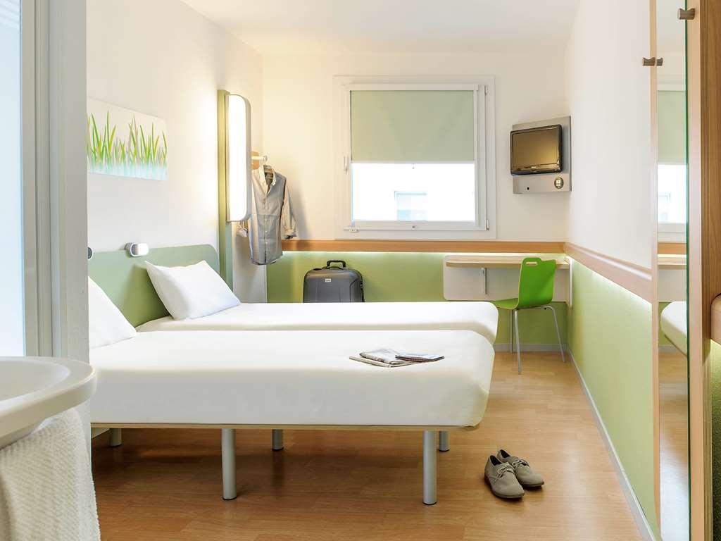 Ibis Budget Orly Chevilly Tram 7 Room photo